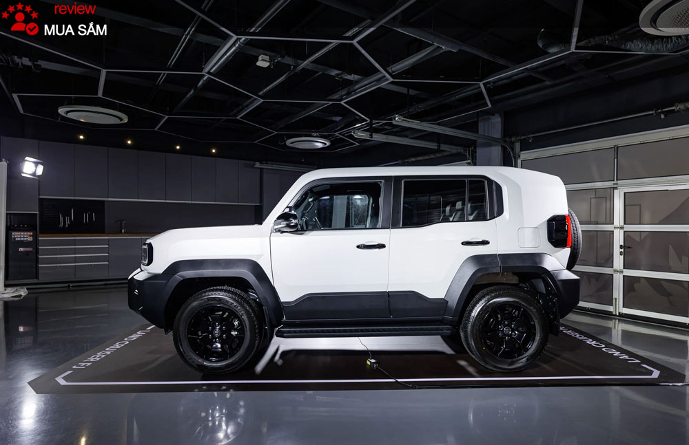 Toyota Land Cruiser FJ 2026